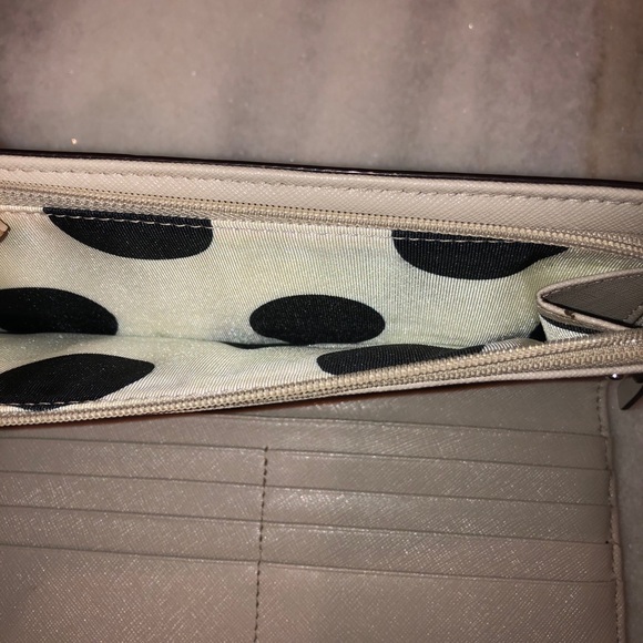 Kate Spade Wallet - Picture 7 of 8